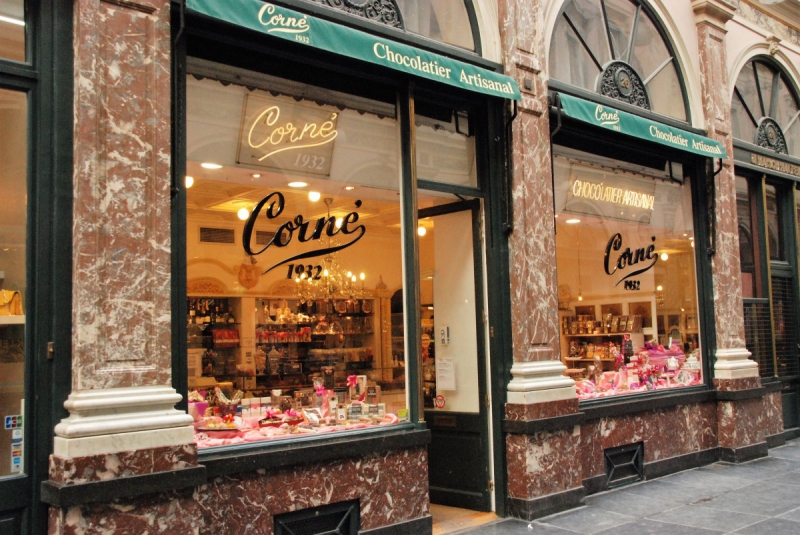 boutique-TOUDON-min_chocolate_chocolaterie_shop_luxury_chic_gallery_brussels_belgium-558146